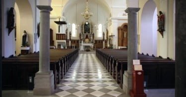 Notranjosti cerkve sv. Marije Magdalene v Sodražici