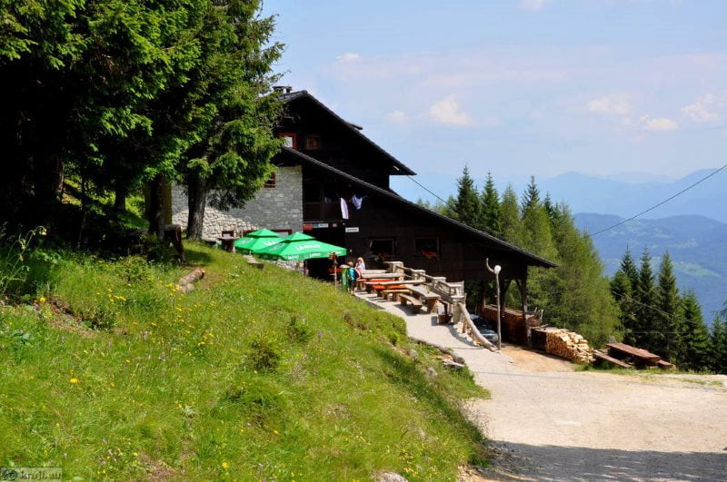 Mozirska koča na Golteh (vir: kraj.eu)