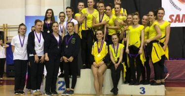 Ribniške mažorete v Samoboru