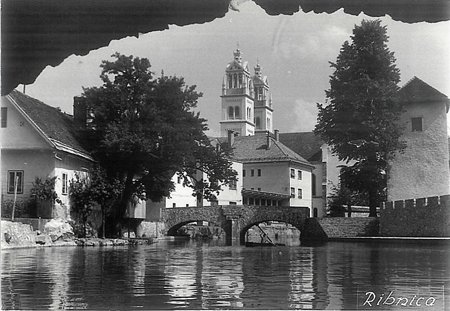 Ribnica Plečnikovi zvoniki na župnjiski cerkvi Sv. Štefana