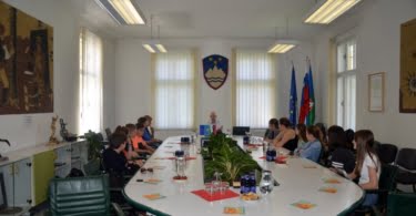Ribniški župan gostil šolski otroški parlament ribniške osnovne šole