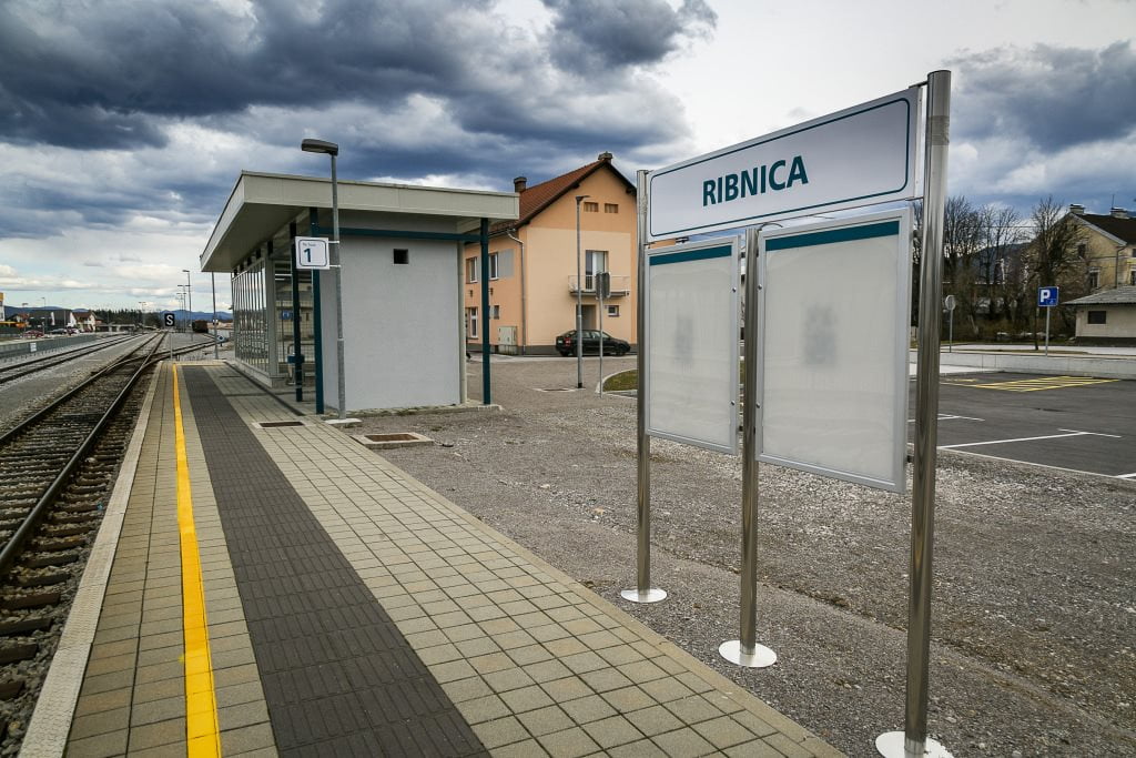 Železniška postaja v Ribnici